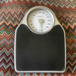 Thinner Analog Bathroom Scale in Black and Silver Weight